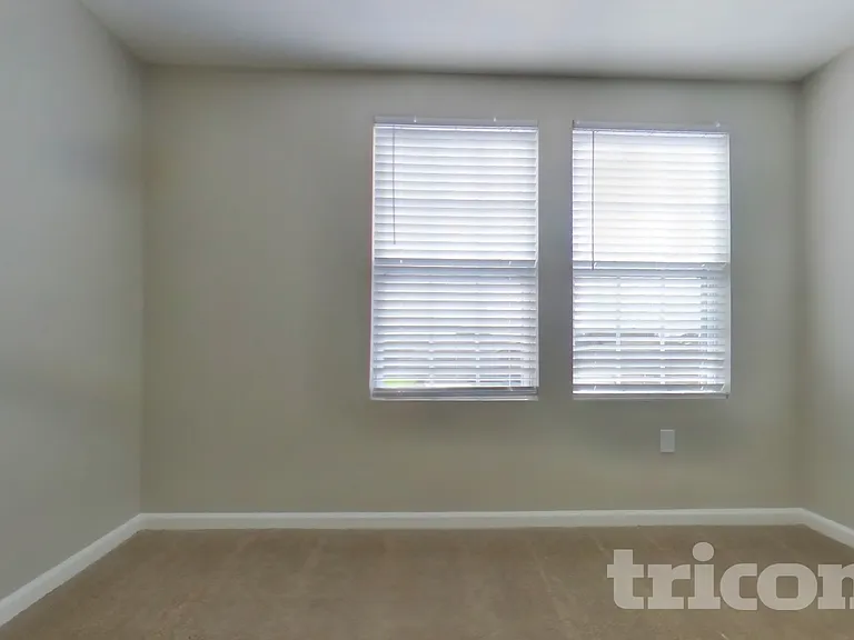 15619 Merlin Ave — Photo 11