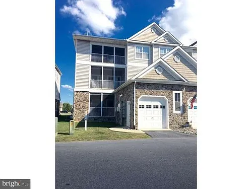 4302H Summer Brook Way Photo 1