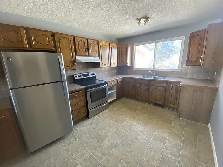 360 Ontario St #B — Photo 9