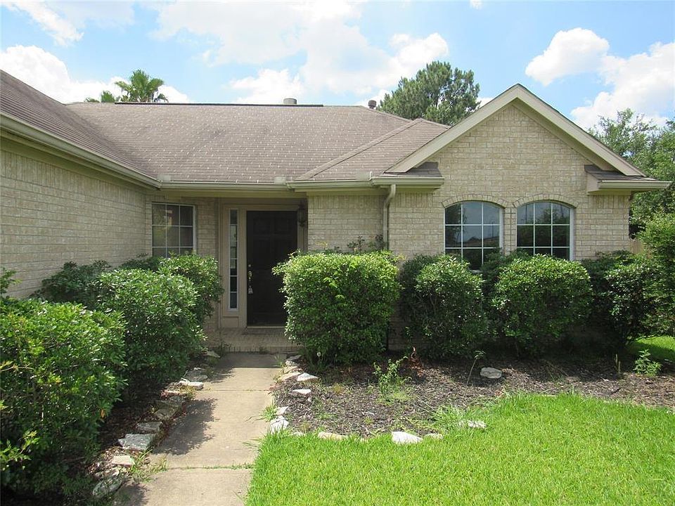 1st image of 19302 Bear Springs Dr