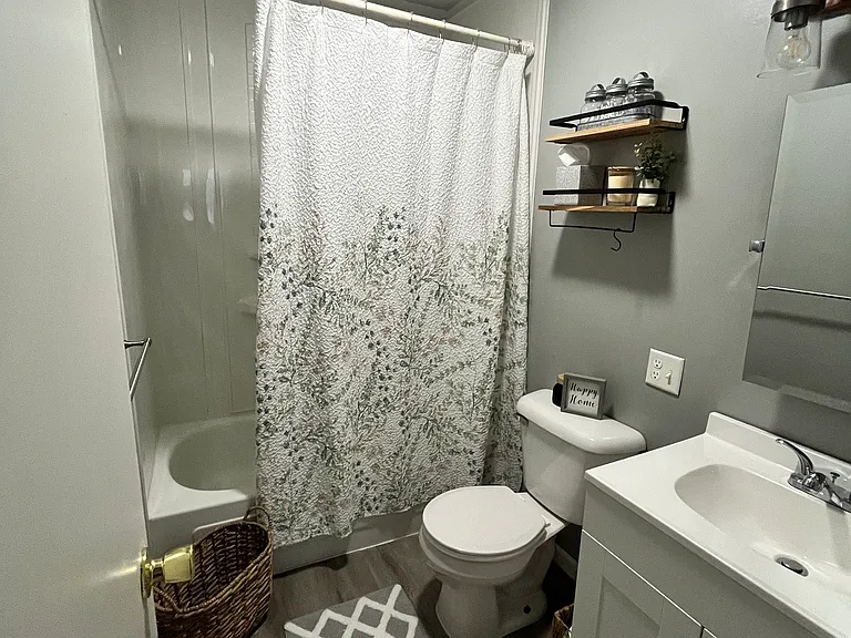 712 N Maple St — Photo 6