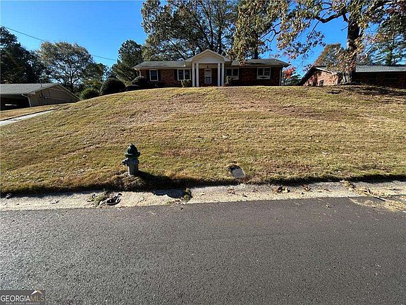 2nd image of 4315 York Rd