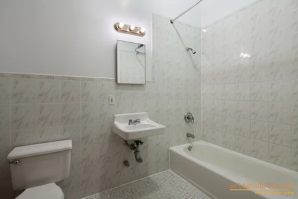 Rented by aptsandlofts.com | media 30