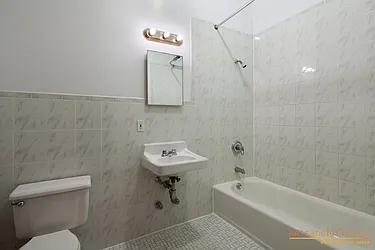 Rented by aptsandlofts.com