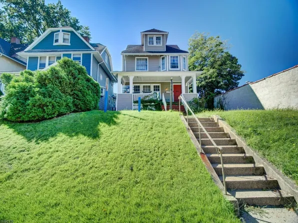 165 Dodd St, East Orange City, NJ 07017