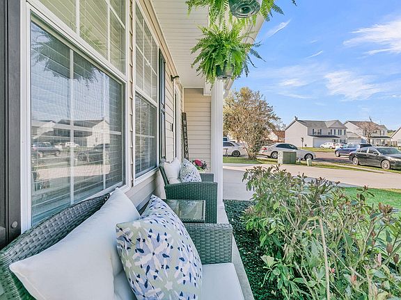 5th image of 408 Aberdeen Cir