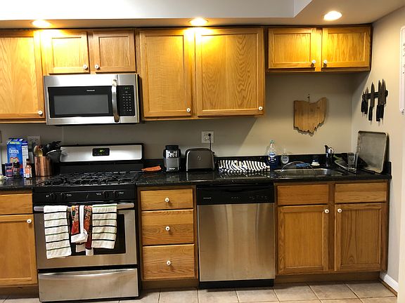 4th image of 3256 N Clifton Ave