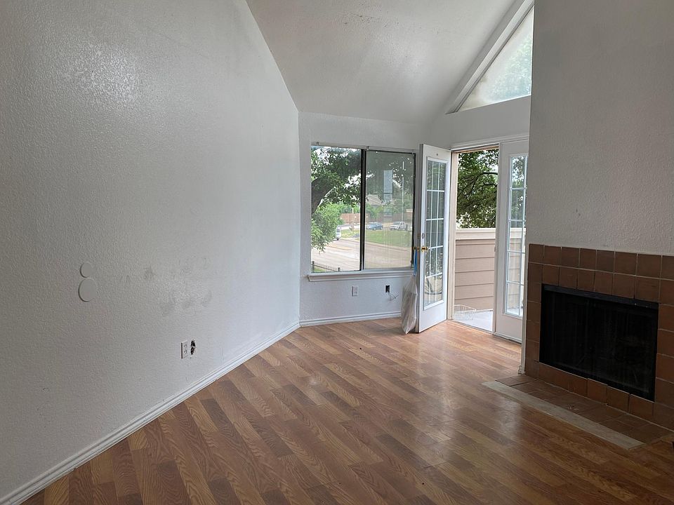 1st image of 9801 Walnut St #205