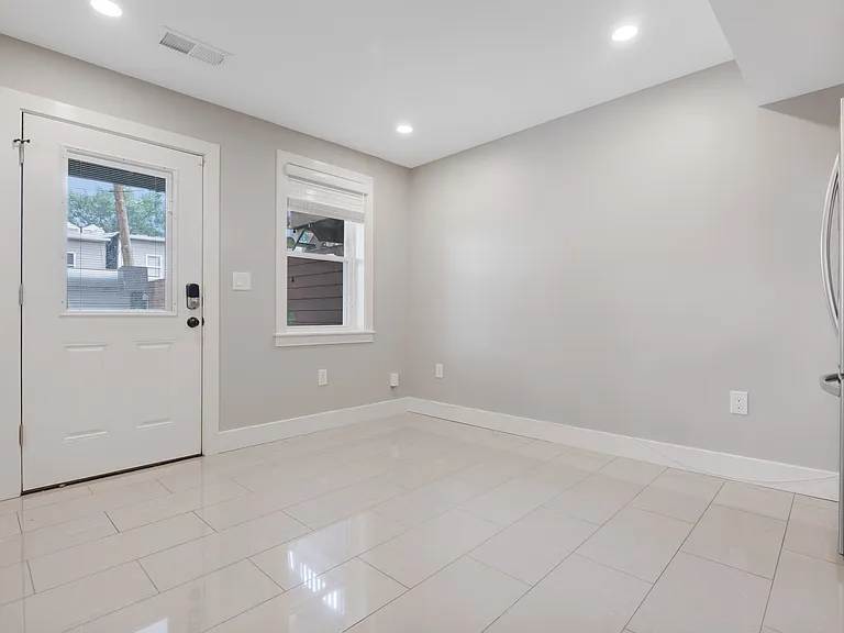 1778 Lyman Pl NE — Photo 12