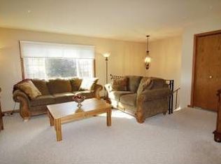 9804 98th Ave N, Maple Grove, MN 55369