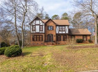 112 Brookberry Dr, Jamestown, NC 27282
