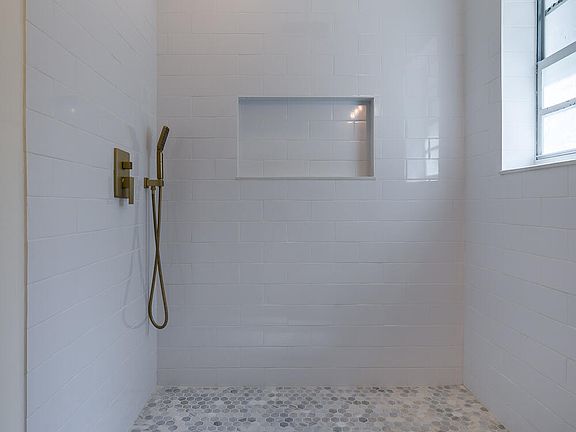3rd image of 20 NE 169TH Street #1-2