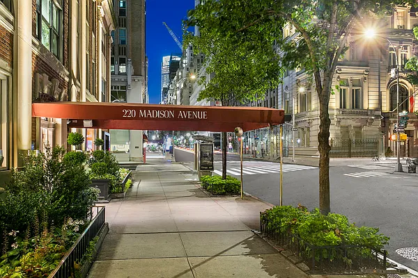 Sold by Douglas Elliman | media 15