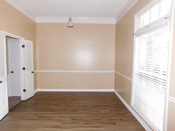 4th image of 7456 Germanshire Ln