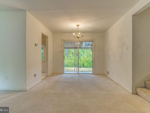 5th image of 4637 Valerie Ct