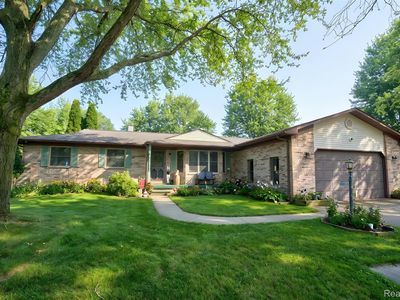 6076 E Carpenter Rd, Flint, MI, 48506