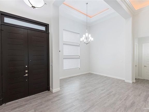 3rd image of 2521 S J St