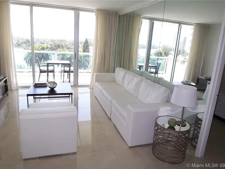 5161 Collins Ave #806 — Photo 3