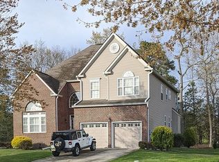 18 Hilltop Cir, Mays Landing, NJ 08330