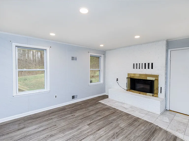 9409 Croom Acres Dr — Photo 5