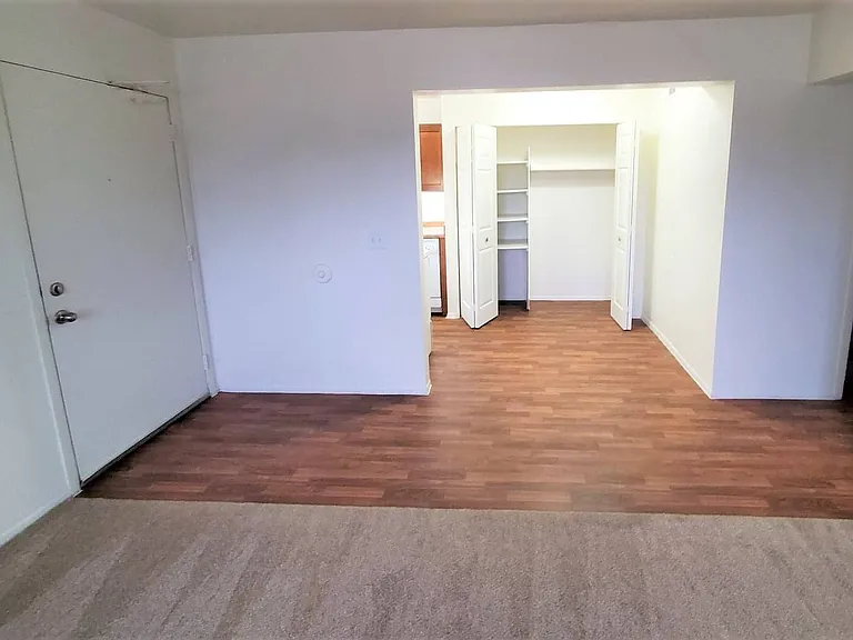 Woodland Place Apartments — Photo 31