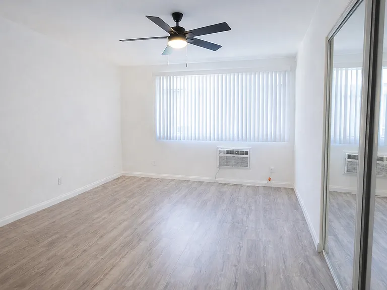 6433 Shirley Ave — Photo 14
