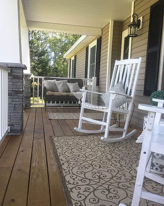 2nd image of 6 Loriann Dr