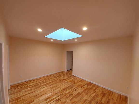 3rd image of 25-05 Steinway #1
