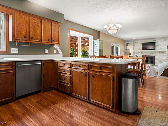 5th image of 980 Sunhaven Dr