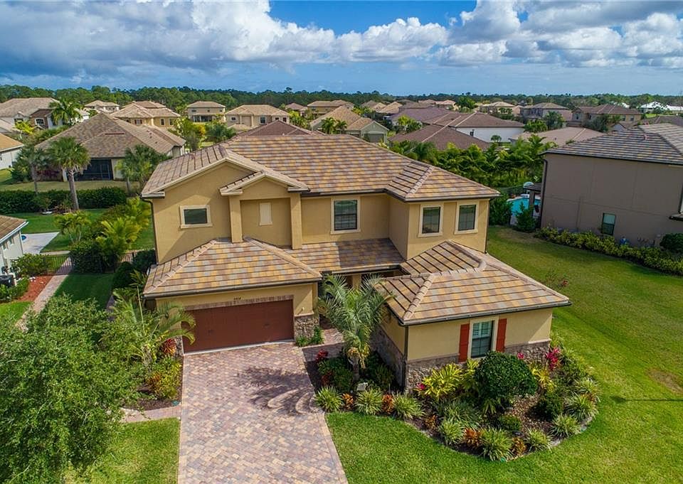 1st image of 4404 SW Gossamer Cir