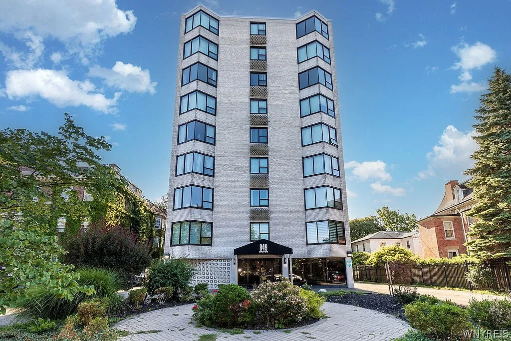 1 bed, 1.0 bath, 539 sqft, $1,575 — Photo 1