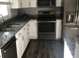 2803 Oakridge Dr SW, Rochester, MN 55902