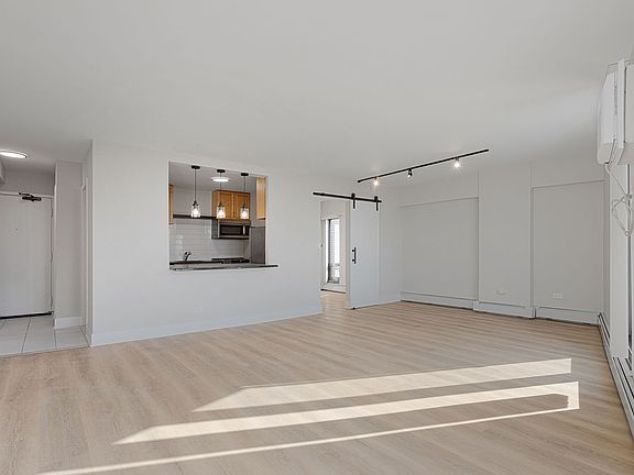 2nd image of 6166 N Sheridan Rd APT 26H