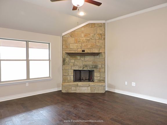 2nd image of 390 Violet Dr