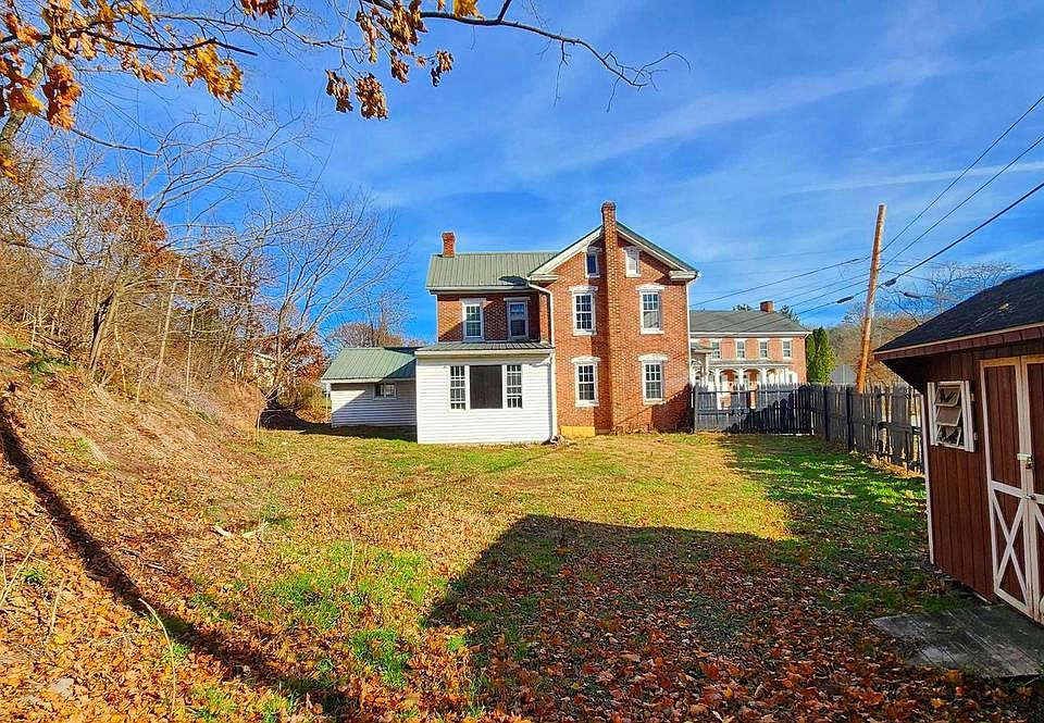 1st image of 734 Bridgeport Rd