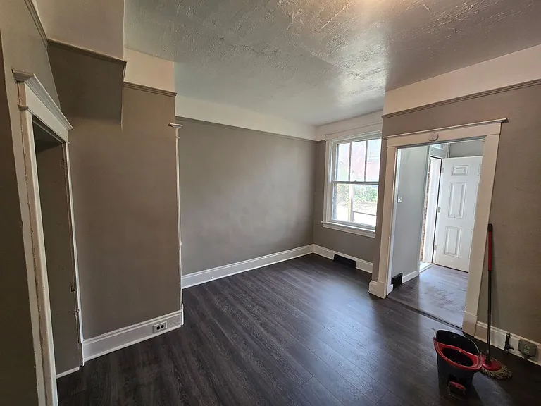 515 Boggston Ave — Photo 6