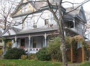 5 Laurel St, Holyoke, MA 01040