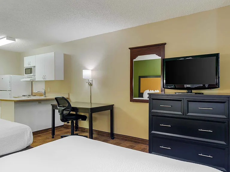 Studio Suite - 2 Full Beds