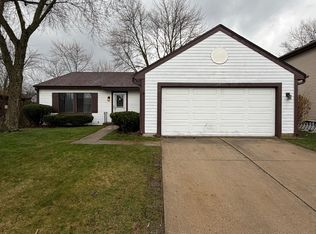 208 Albert Dr, Vernon Hills, IL