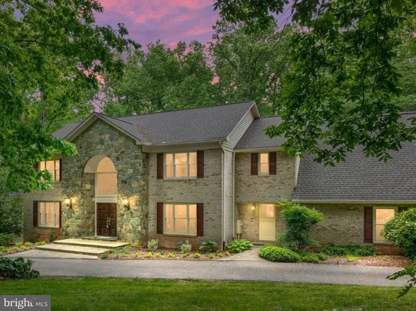 431 Olympia Way, Great Falls, VA 22066