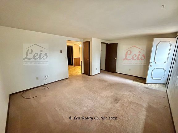 2nd image of 1525 Saratoga Dr