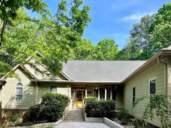 130 Orchard Place Ct, Lexington, SC 29072
