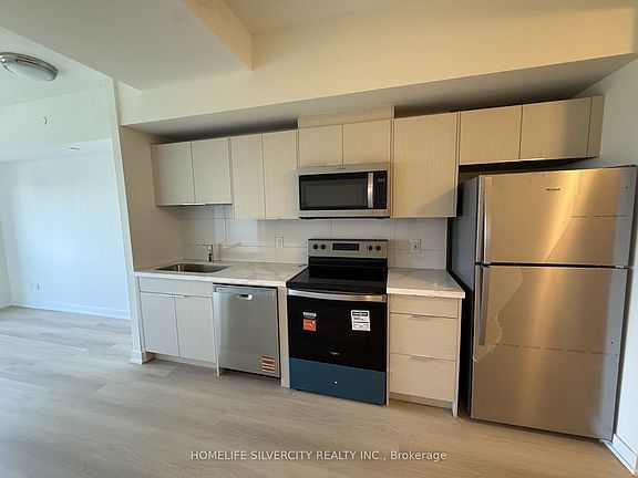 4th image of 2825 Jane St #1011