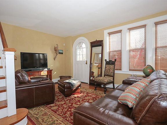 3rd image of 1139 Overlook Ave