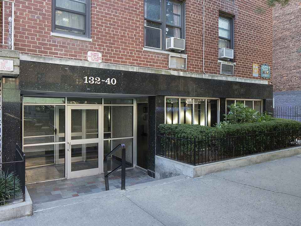 1st image of 13240 Sanford Ave APT 2K