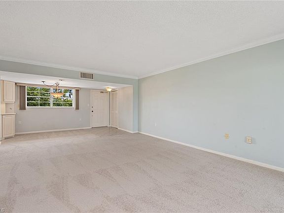 5th image of 383 Harbour Dr APT 303