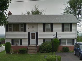 126 Daniel Rd, Hamden, CT 06517