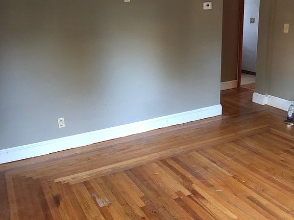 4th image of 135 Hilton St #1