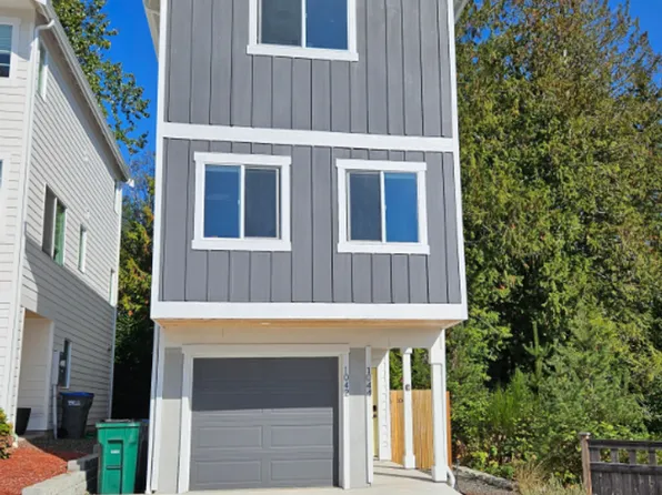 1044 NW Dragonstone St, Bremerton, WA 98311