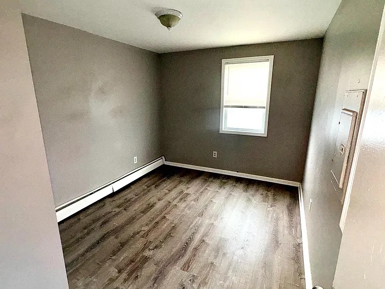 512 N 10th St #3 — Photo 3